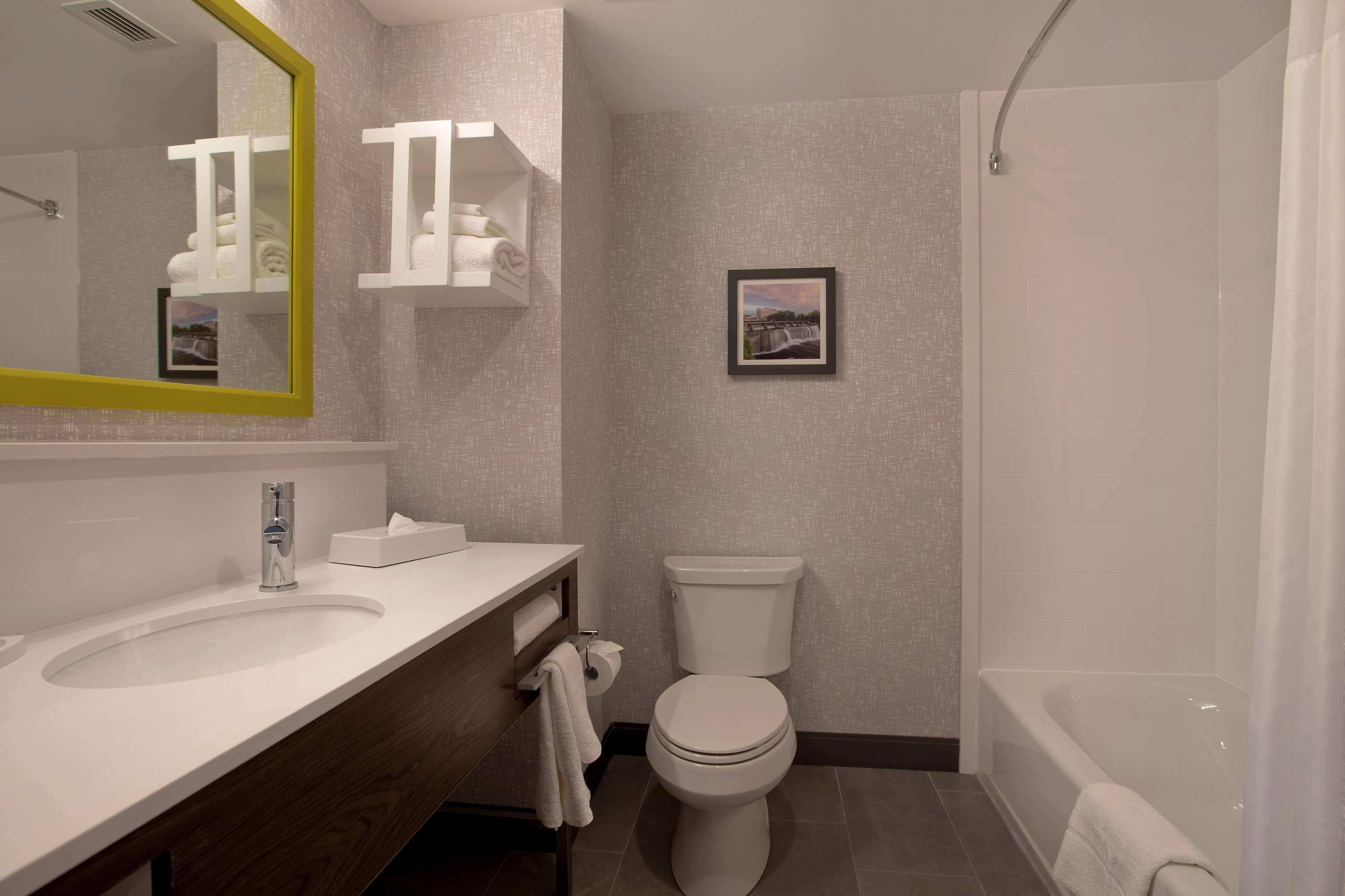 Hampton & West, Ontario, Canada Hotel 3*