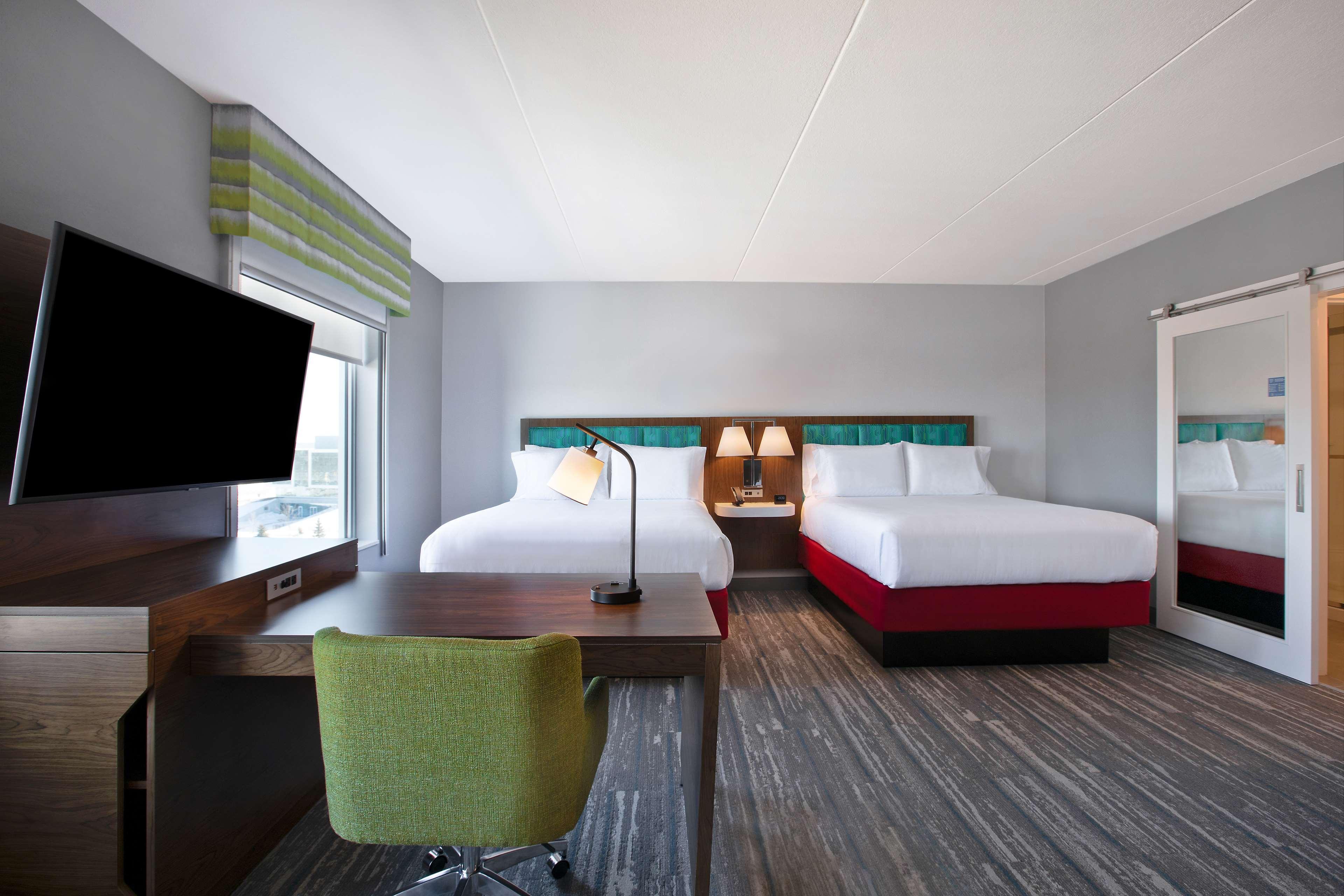 Hampton & West, Ontario, Canada Hotel