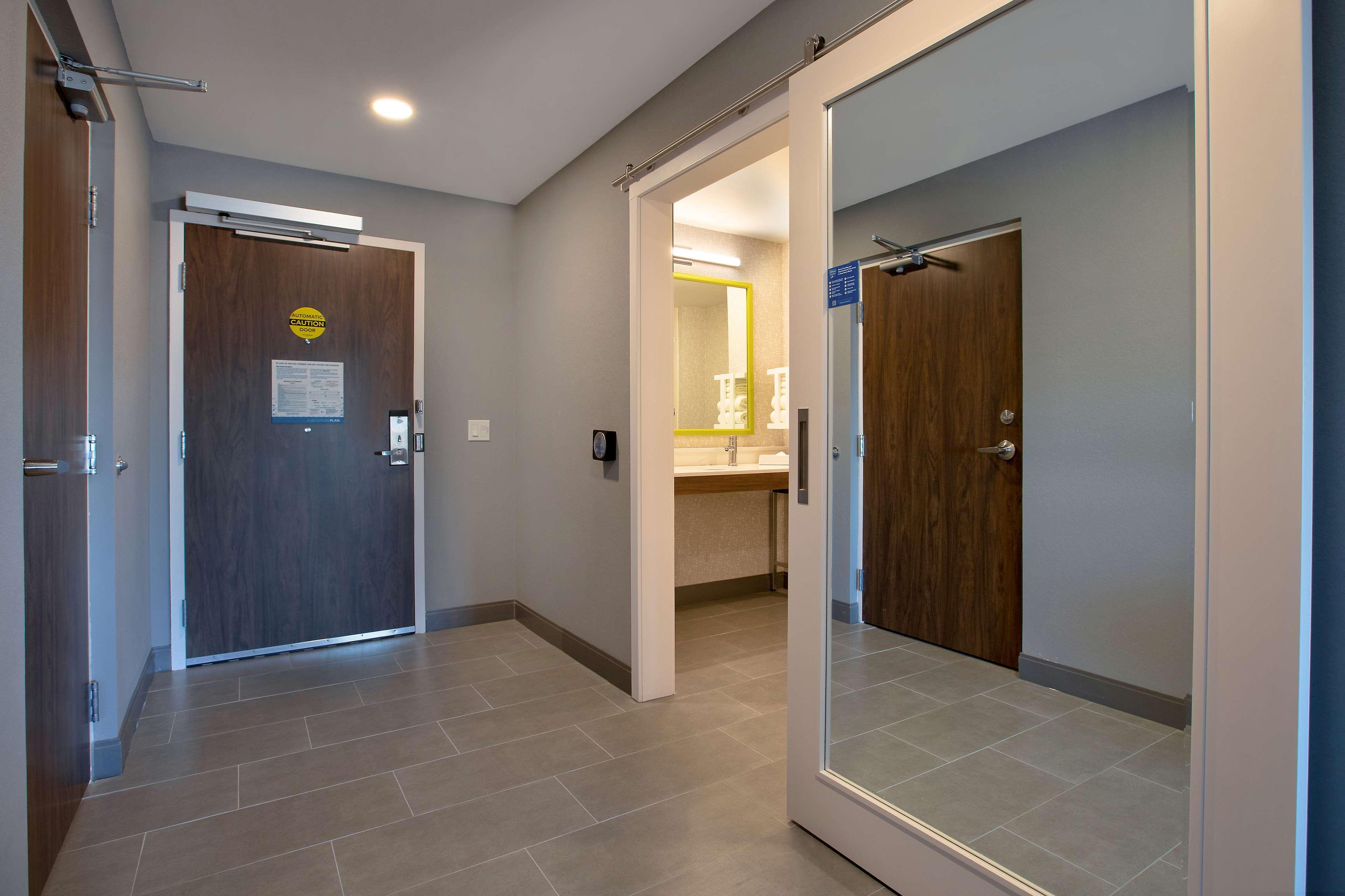Hampton & West, Ontario, Canada Hotel 3*