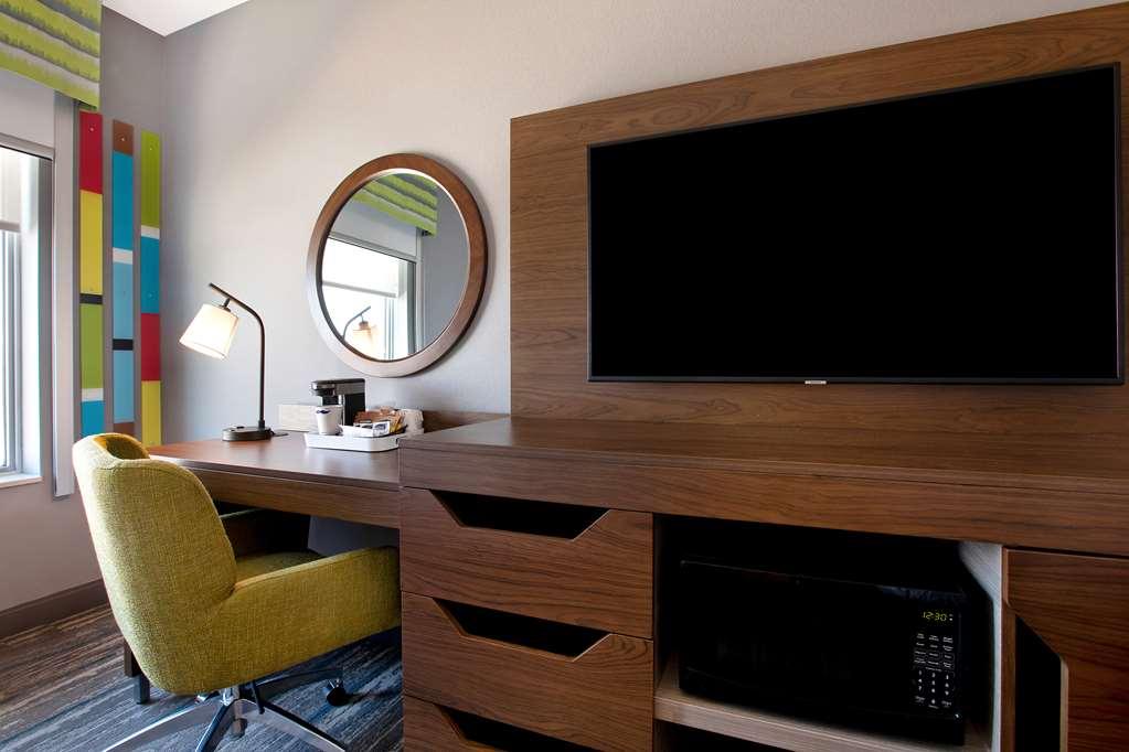 Hampton & West, Ontario, Canada Hotel