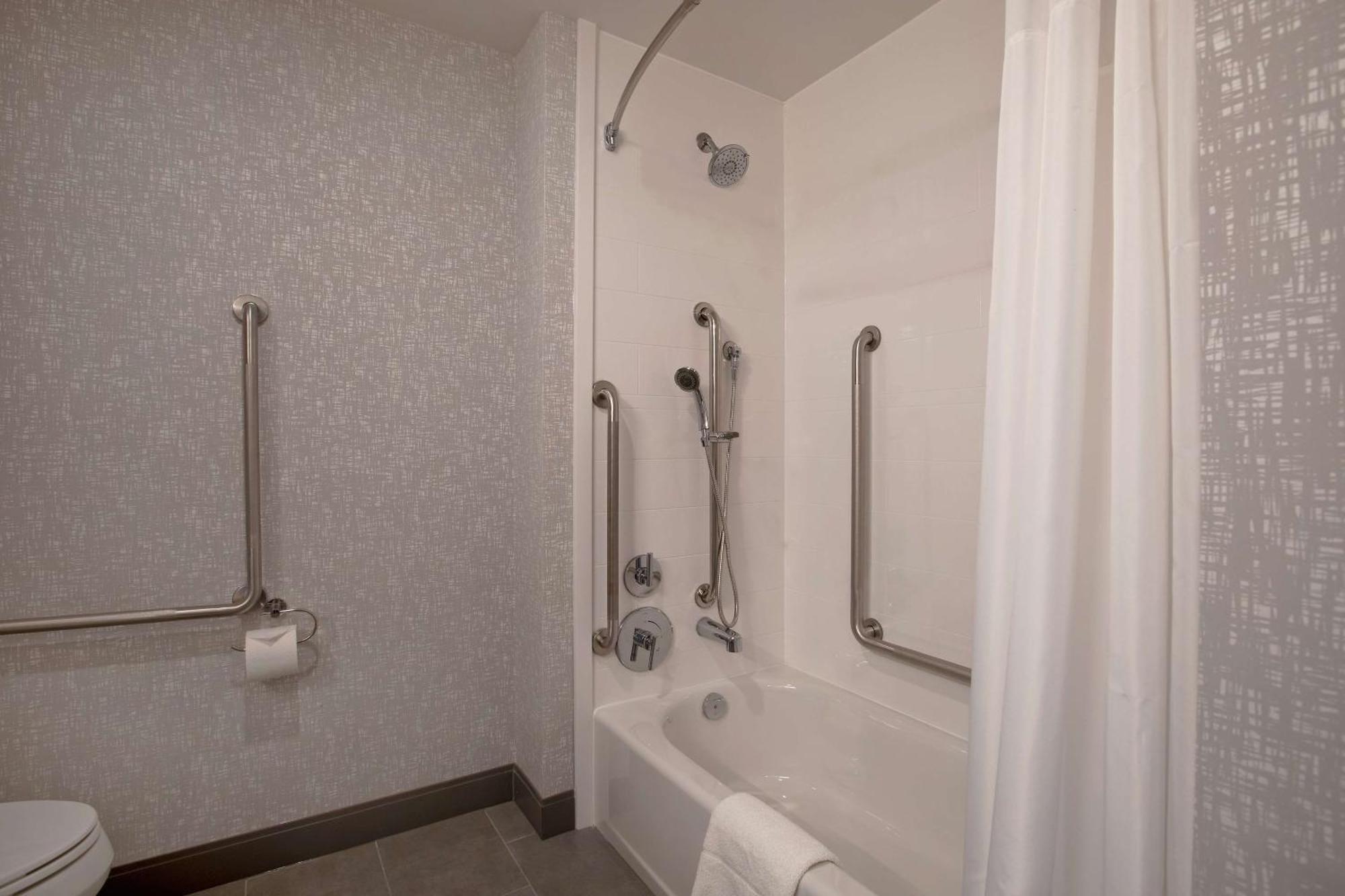Hampton & West, Ontario, Canada Hotel Ottawa