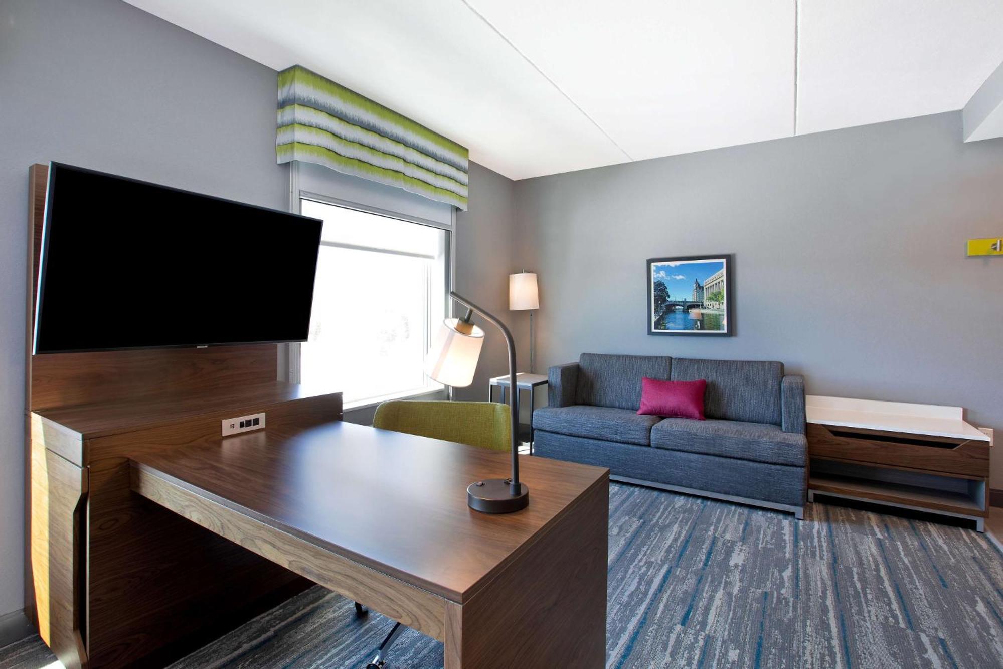 Hampton & West, Ontario, Canada 3*